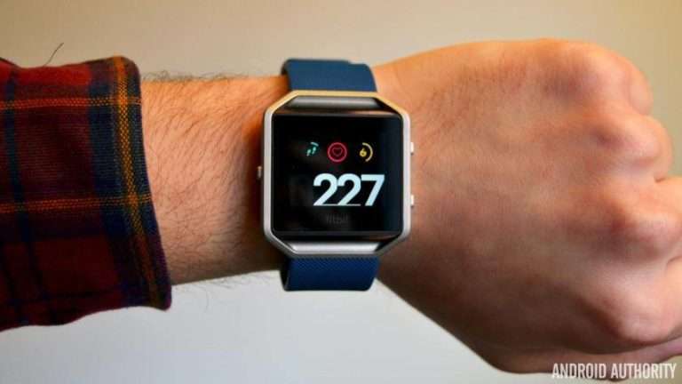 Latest Fitbit Blaze firmware update finally makes the tracker worth buying