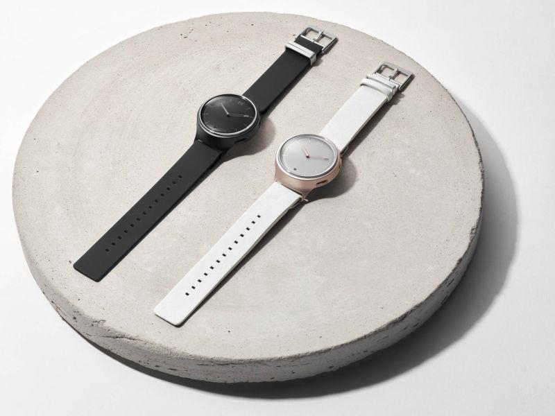 Meet the Misfit Phase, a gorgeous hybrid smartwatch