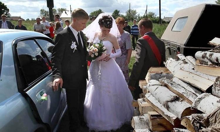 Душевные деревенские свадьбы: без улыбки и не взглянешь