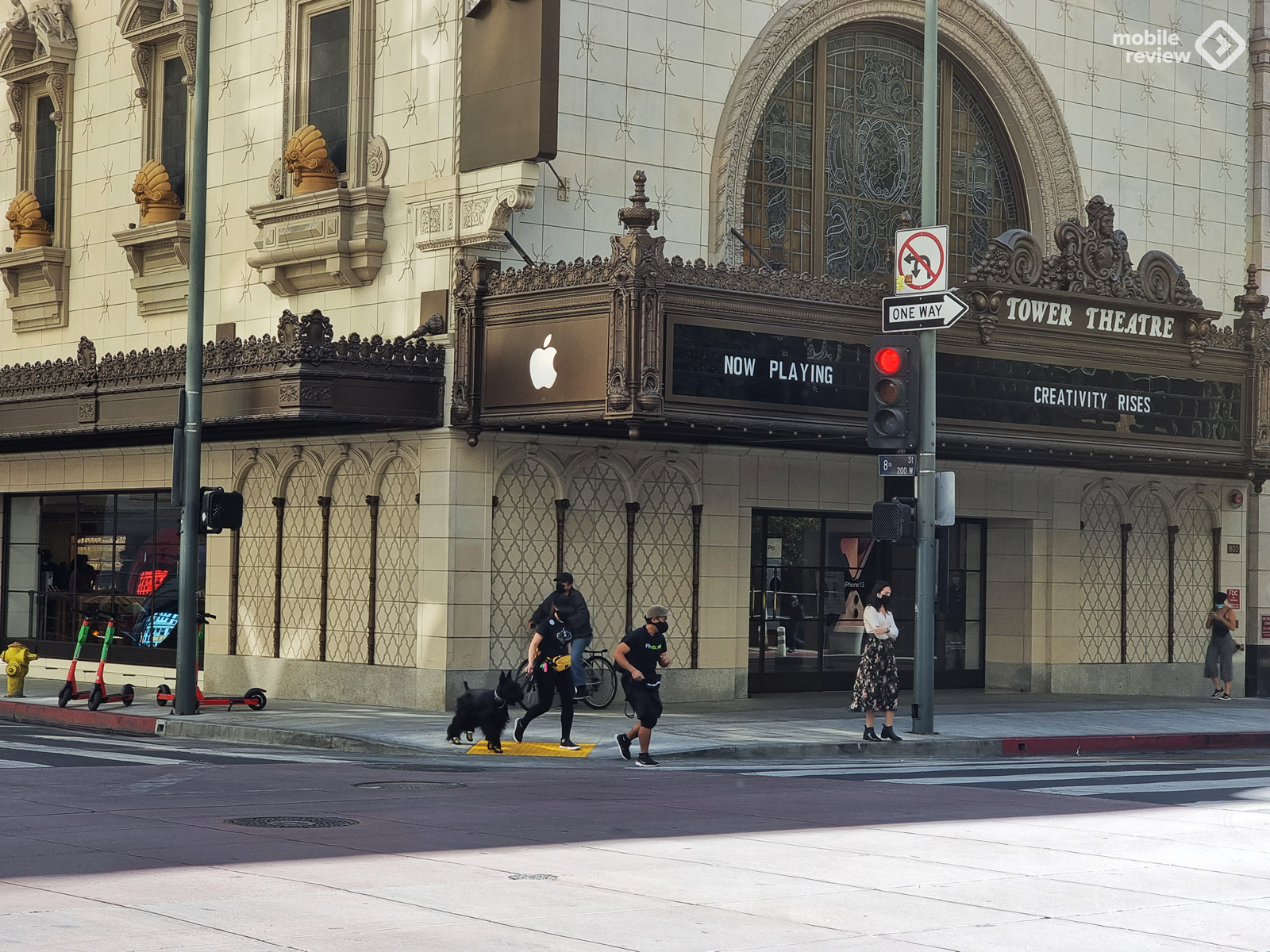Магазин Apple Tower Theatre в Лос-Анджелесе — пример для подражания
